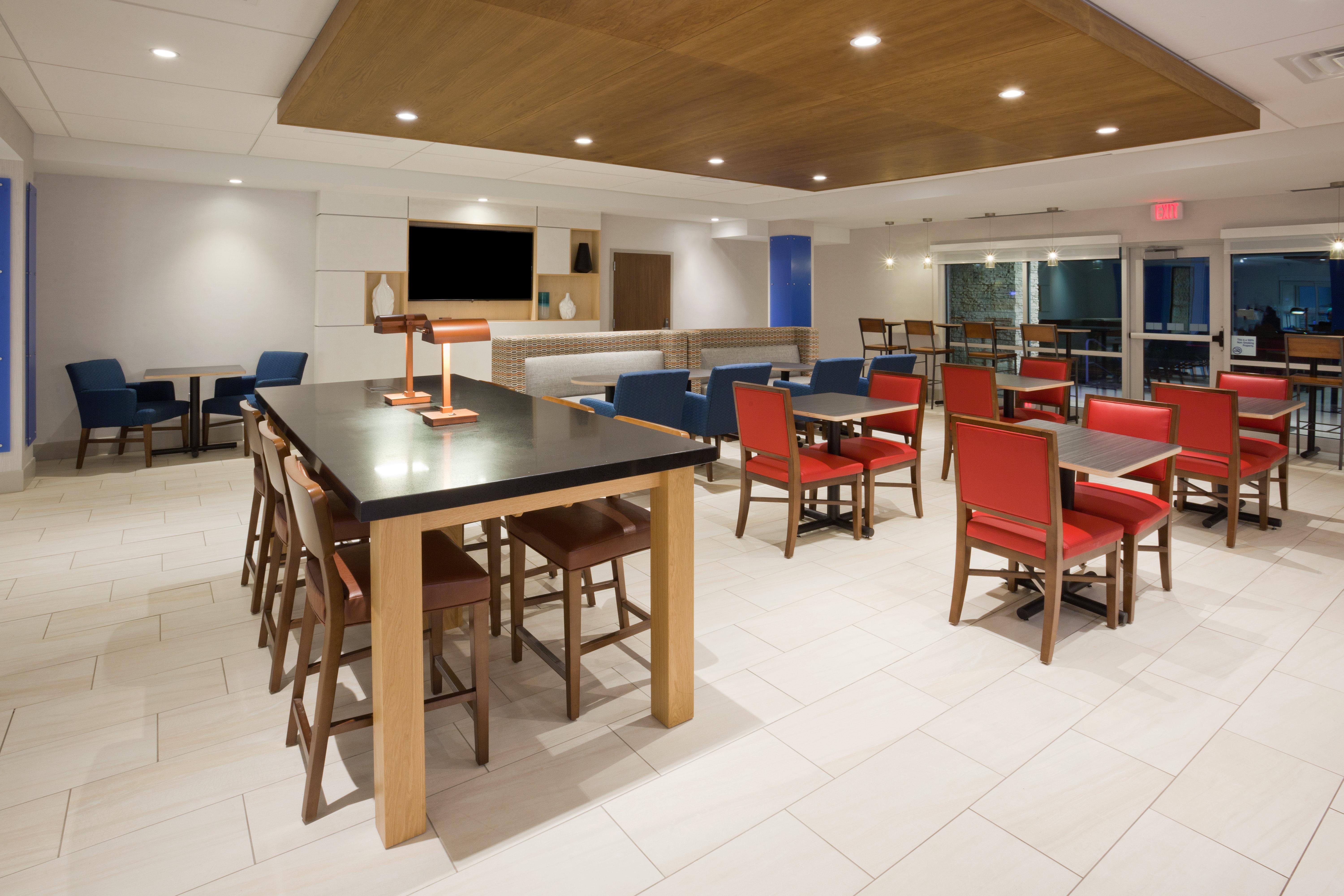 Holiday Inn Express And Suites Des Moines Downtown By Ihg Dış mekan fotoğraf