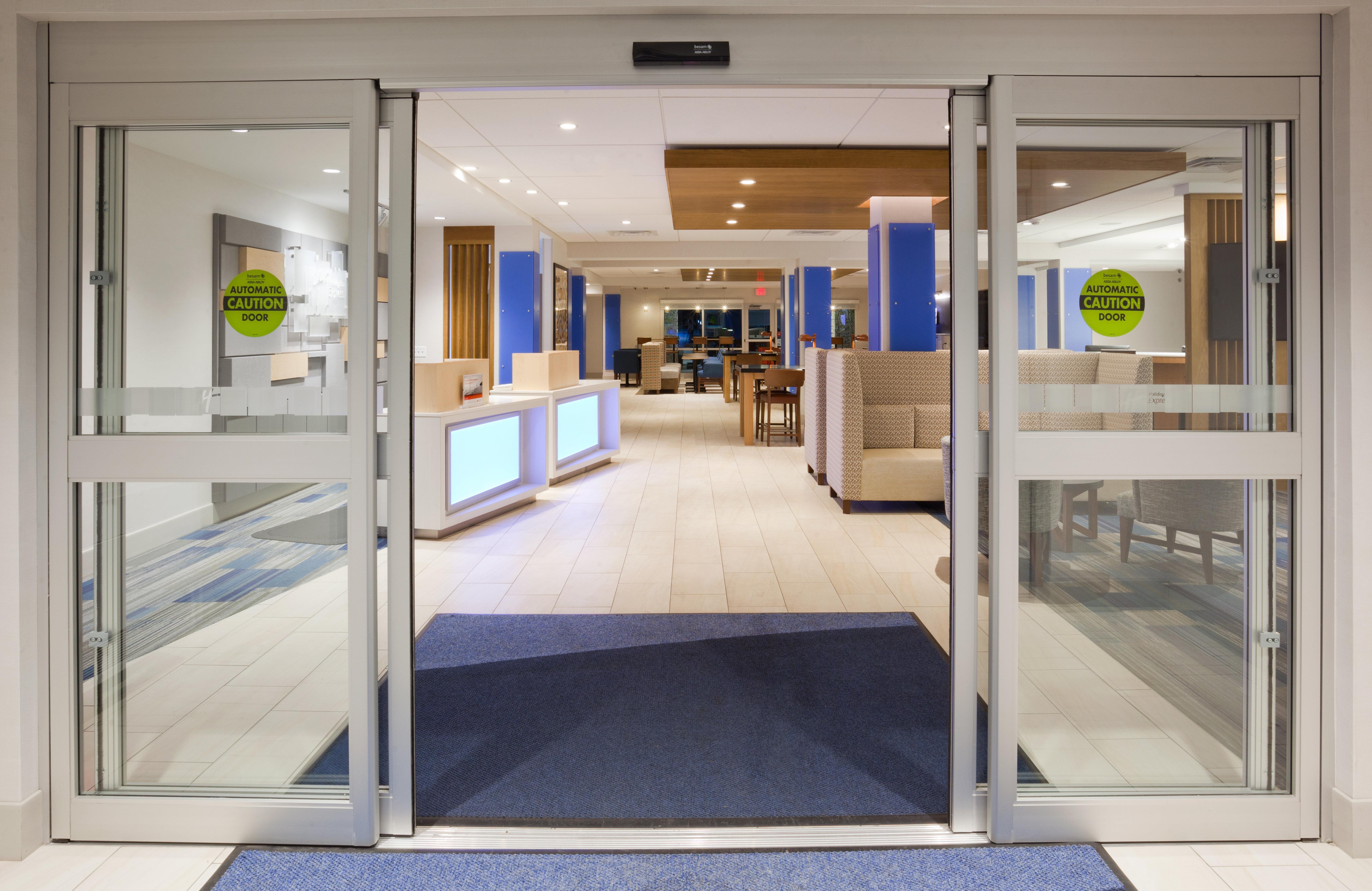 Holiday Inn Express And Suites Des Moines Downtown By Ihg Dış mekan fotoğraf
